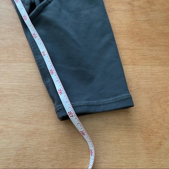 Alo Yoga Leggings Gray Cutout, Small - Picture 5 of 7